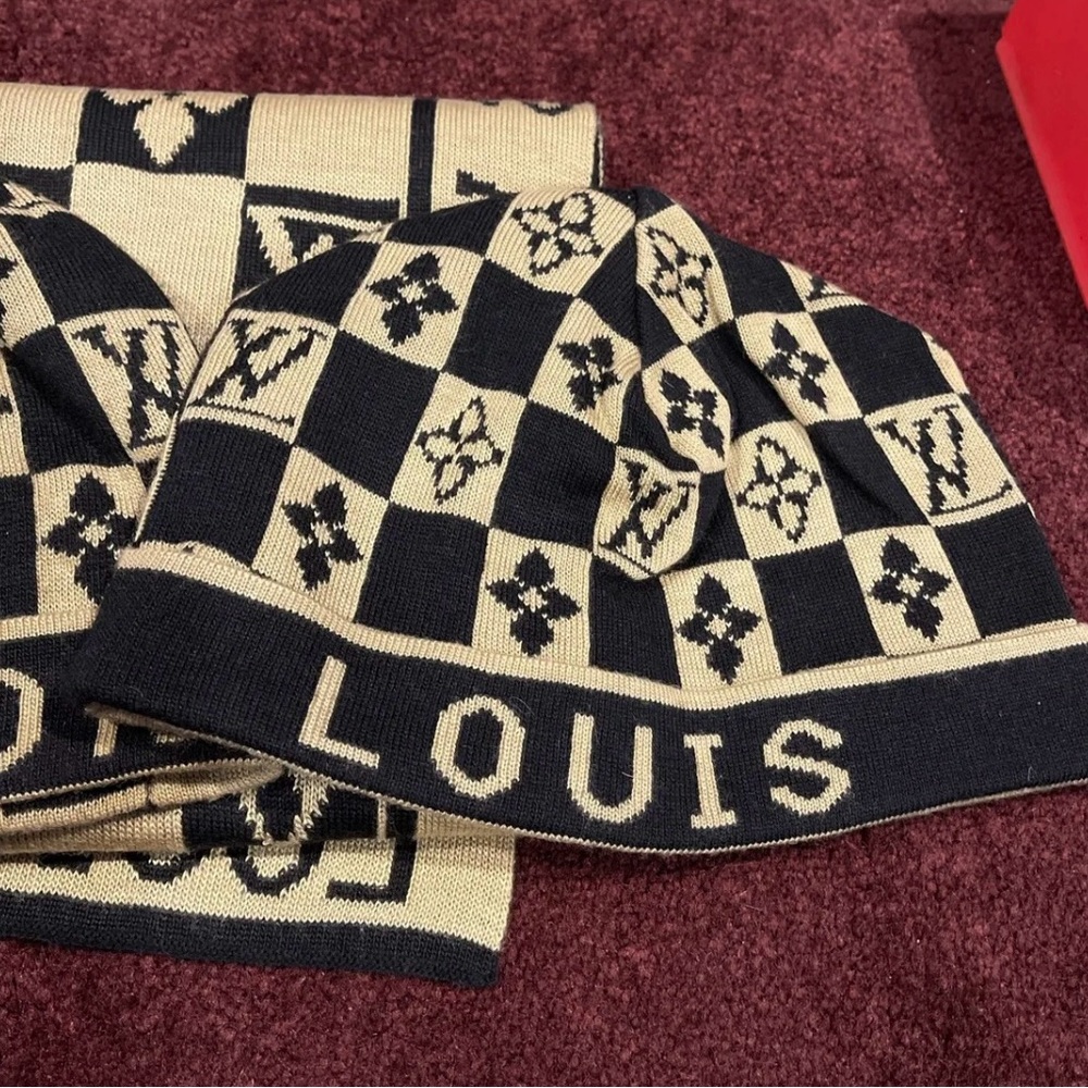 NWOT Brand 🆕 Louis Vuitton Skull Cap 🖤🤎